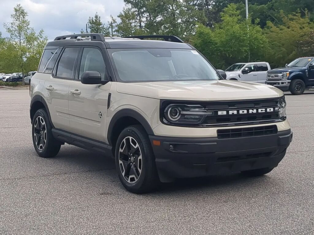 2024 Ford Bronco Sport Outer Banks — photo 1 of 13