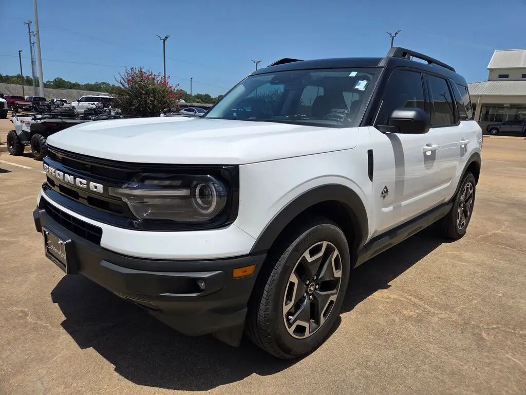 2024 Ford Bronco Sport Outer Banks — photo 1 of 13