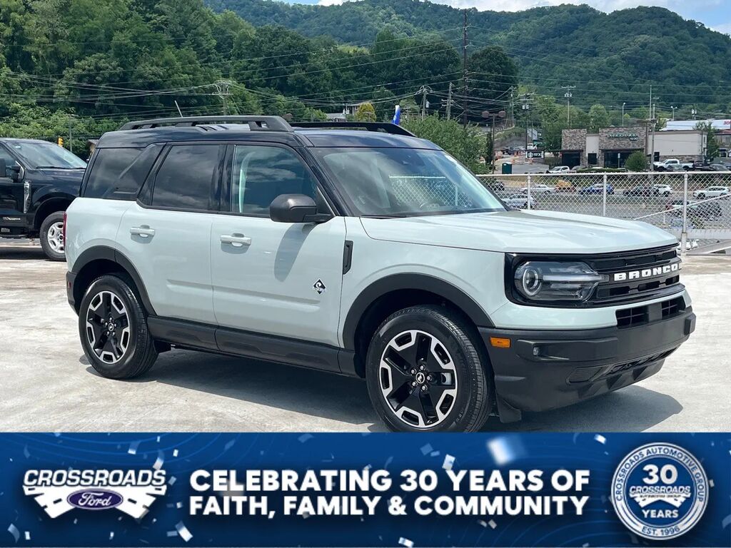 2024 Ford Bronco Sport Outer Banks — photo 1 of 13