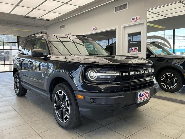 2023 Ford Bronco Sport Outer Banks — photo 1 of 1