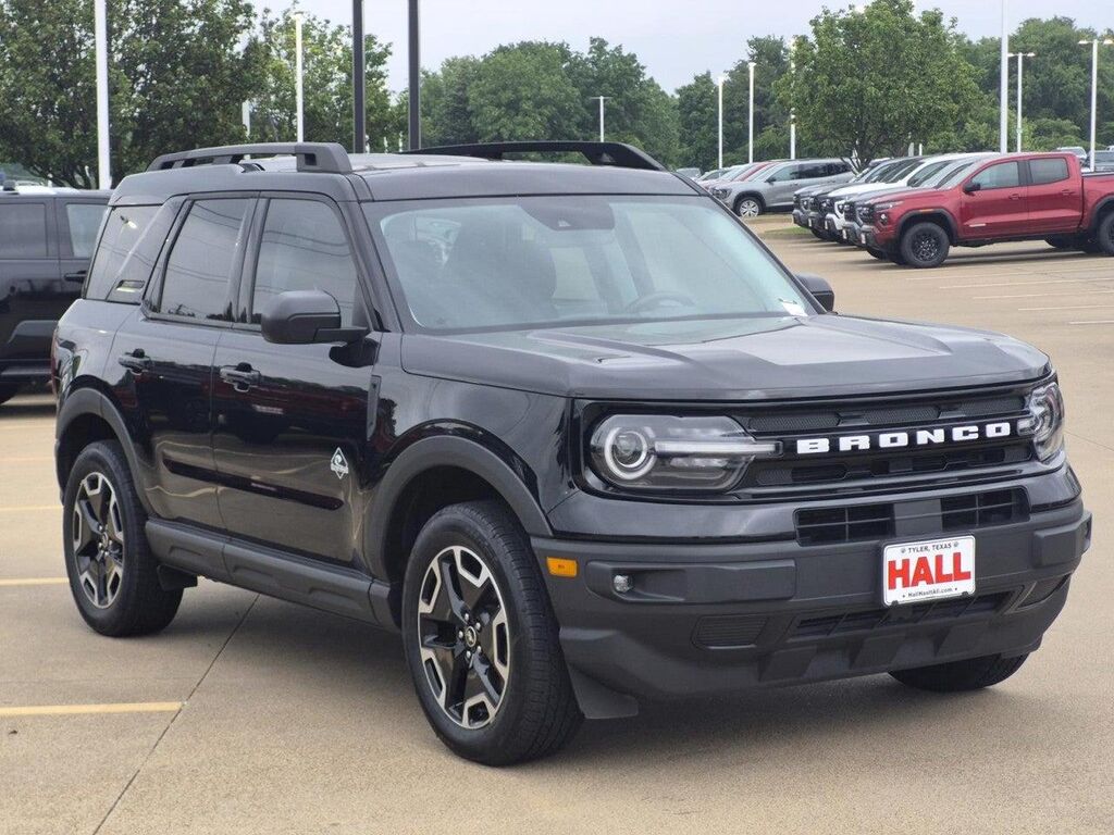 2023 Ford Bronco Sport Outer Banks — photo 1 of 35