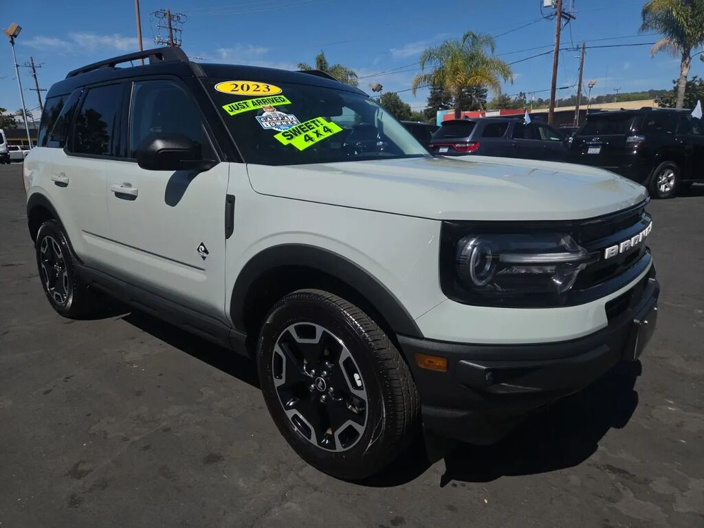 2023 Ford Bronco Sport Outer Banks — photo 1 of 13