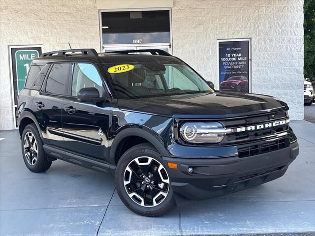 2023 Ford Bronco Sport Outer Banks — photo 1 of 13