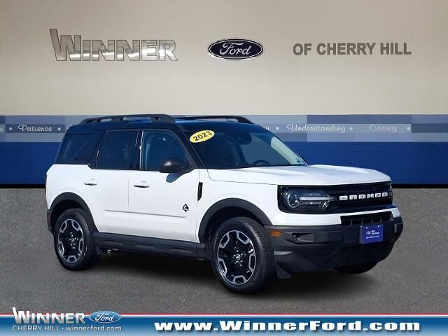 2023 Ford Bronco Sport Outer Banks — photo 1 of 13