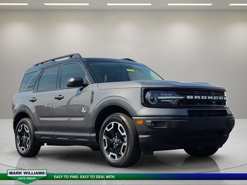 2023 Ford Bronco Sport Outer Banks — photo 1 of 13