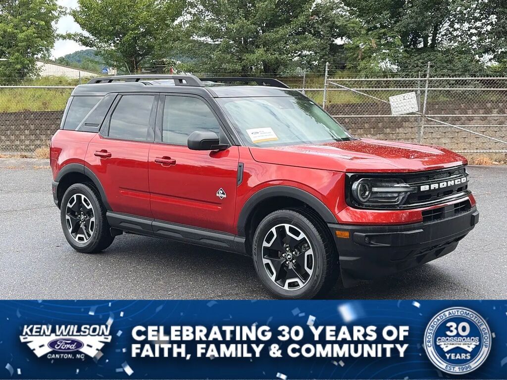 2024 Ford Bronco Sport Outer Banks — photo 1 of 13