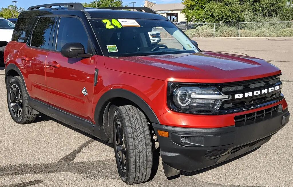 2024 Ford Bronco Sport Outer Banks — photo 1 of 13