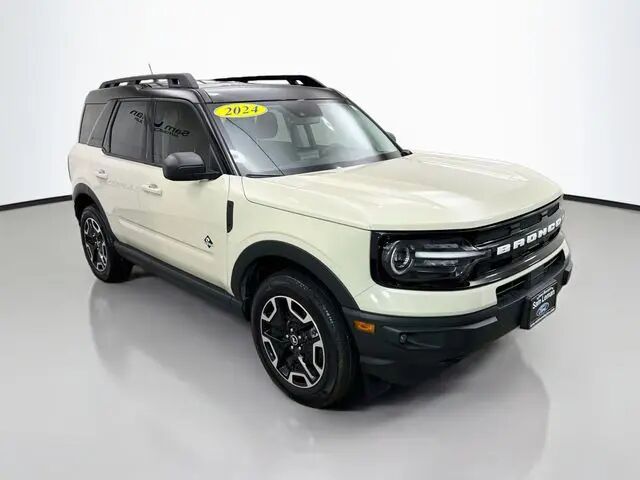 2024 Ford Bronco Sport Outer Banks — photo 1 of 13