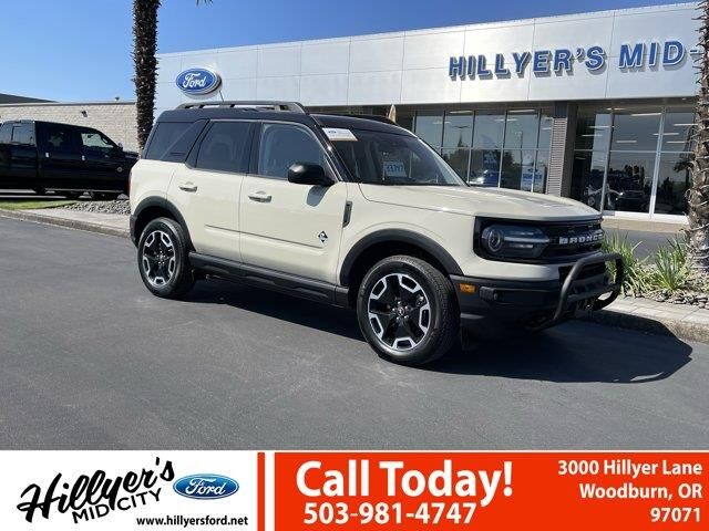 2024 Ford Bronco Sport Outer Banks — photo 1 of 13