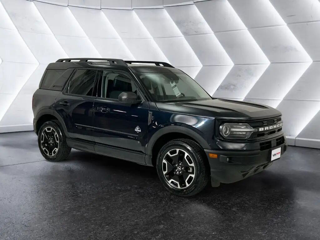 2023 Ford Bronco Sport Outer Banks — photo 1 of 13