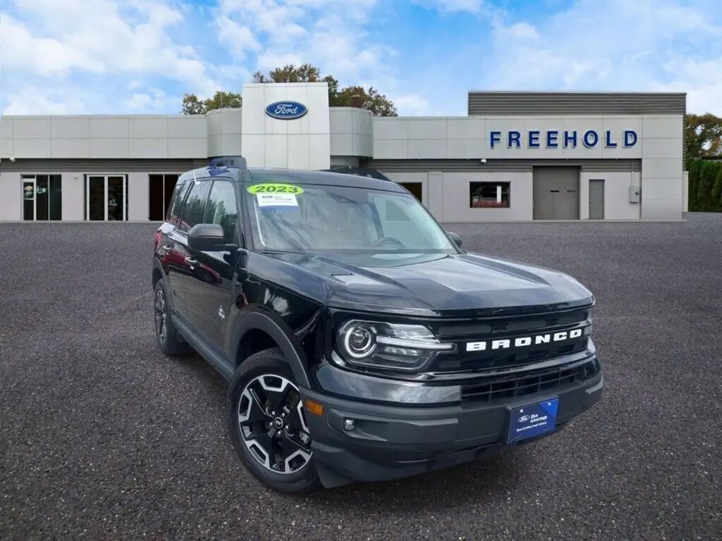2023 Ford Bronco Sport Outer Banks — photo 1 of 13