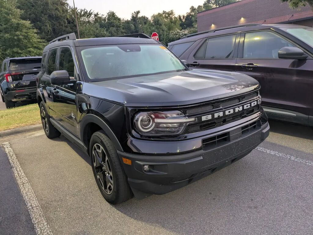 2024 Ford Bronco Sport Outer Banks — photo 1 of 3