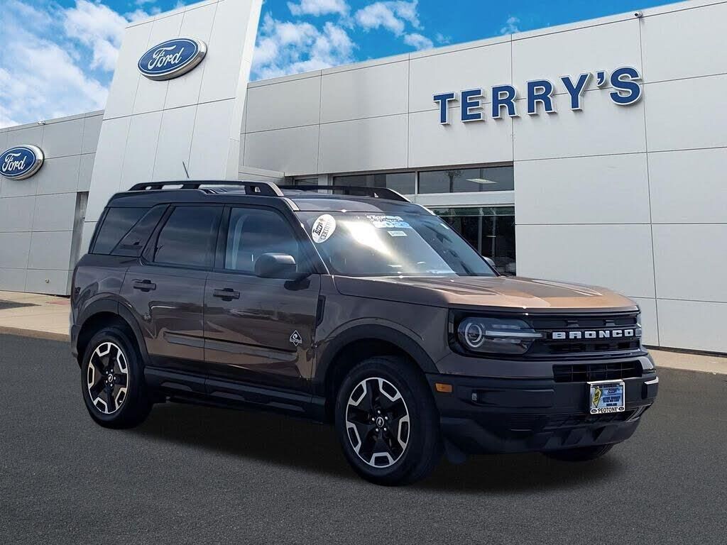 2022 Ford Bronco Sport Outer Banks — photo 1 of 1