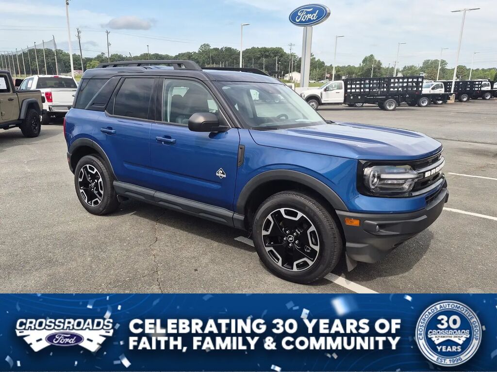 2023 Ford Bronco Sport Outer Banks — photo 1 of 13