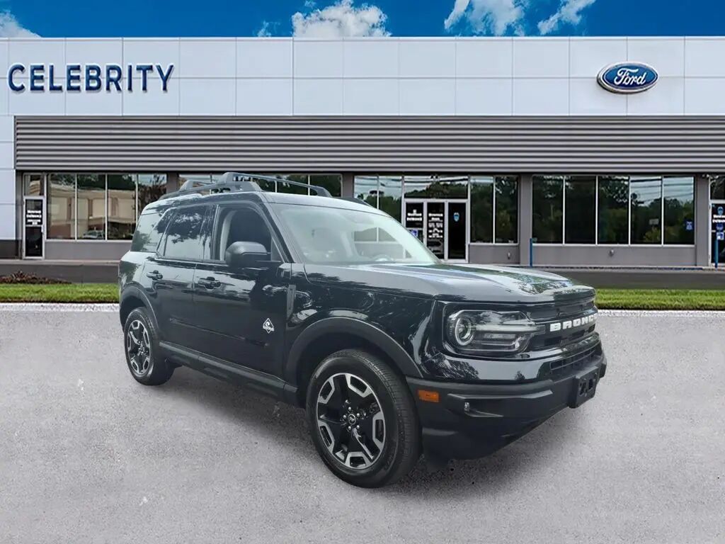 2023 Ford Bronco Sport Outer Banks — photo 1 of 13