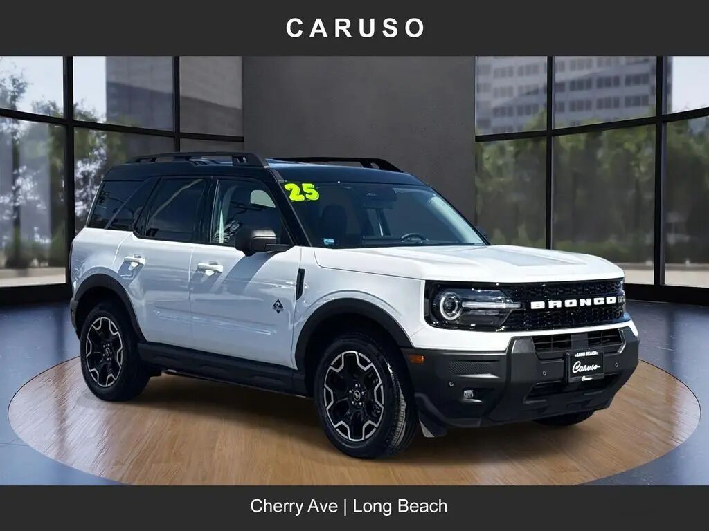 2025 Ford Bronco Sport Outer Banks — photo 1 of 13
