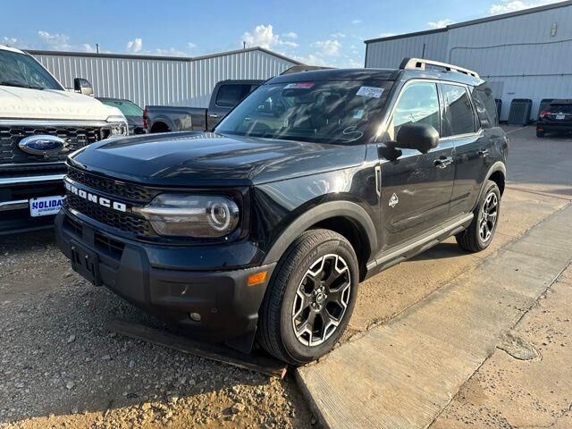 2025 Ford Bronco Sport Outer Banks — photo 1 of 13