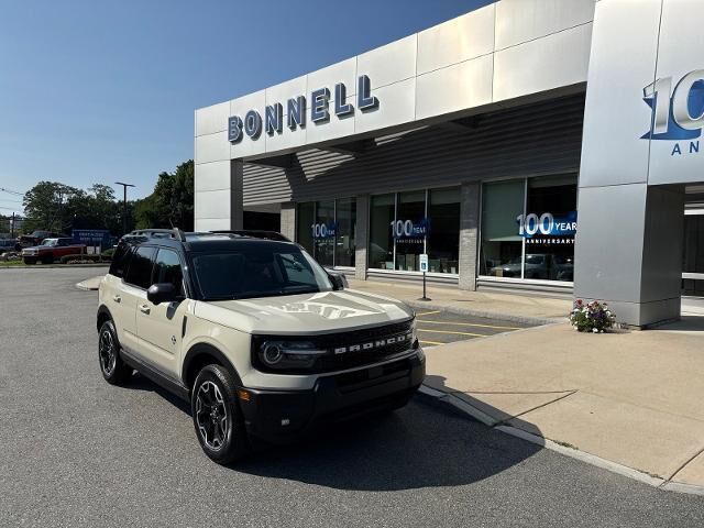 2025 Ford Bronco Sport Outer Banks — photo 1 of 1