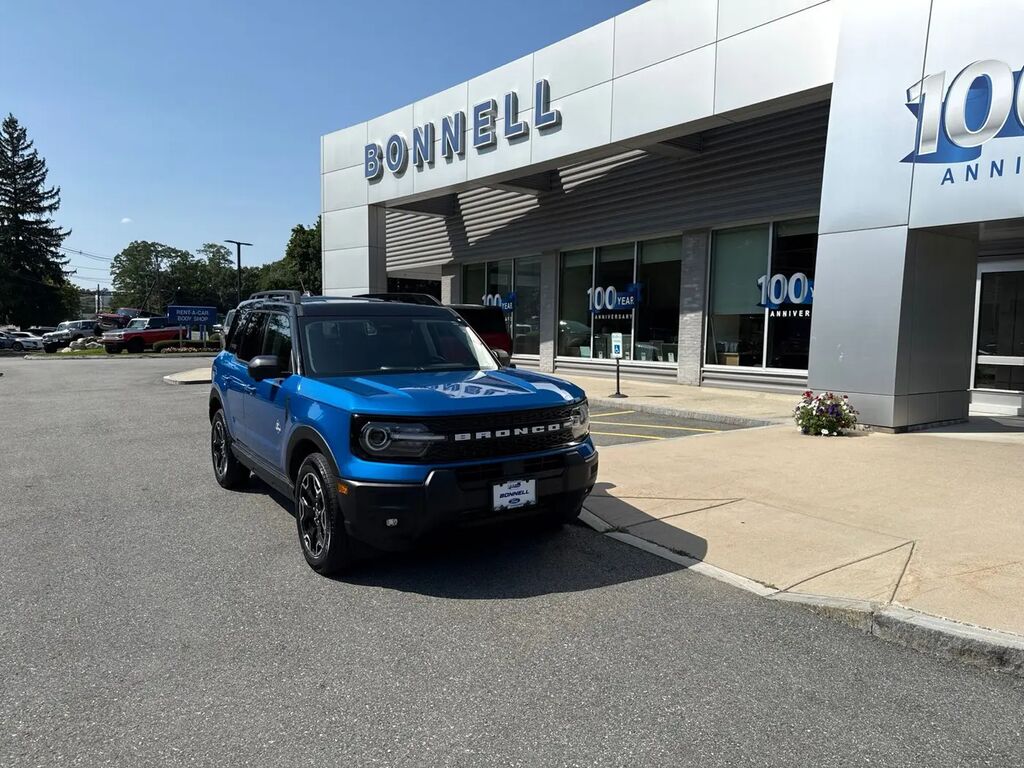 2025 Ford Bronco Sport Outer Banks — photo 1 of 13