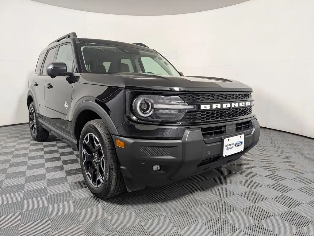 2025 Ford Bronco Sport Outer Banks — photo 1 of 13
