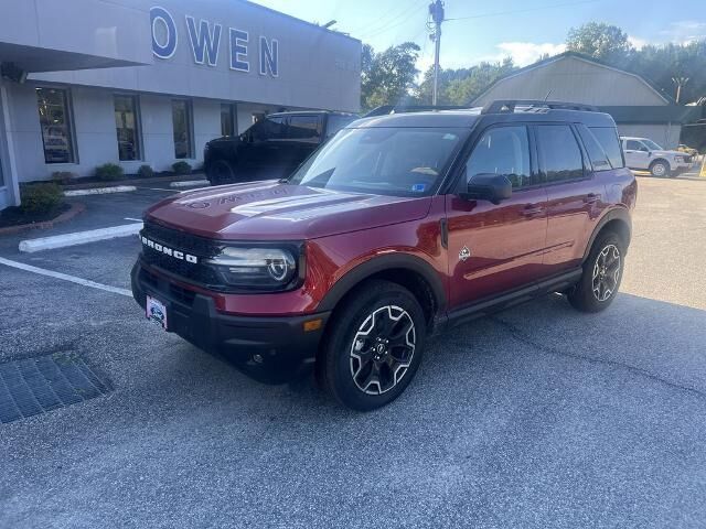 2025 Ford Bronco Sport Outer Banks — photo 1 of 13