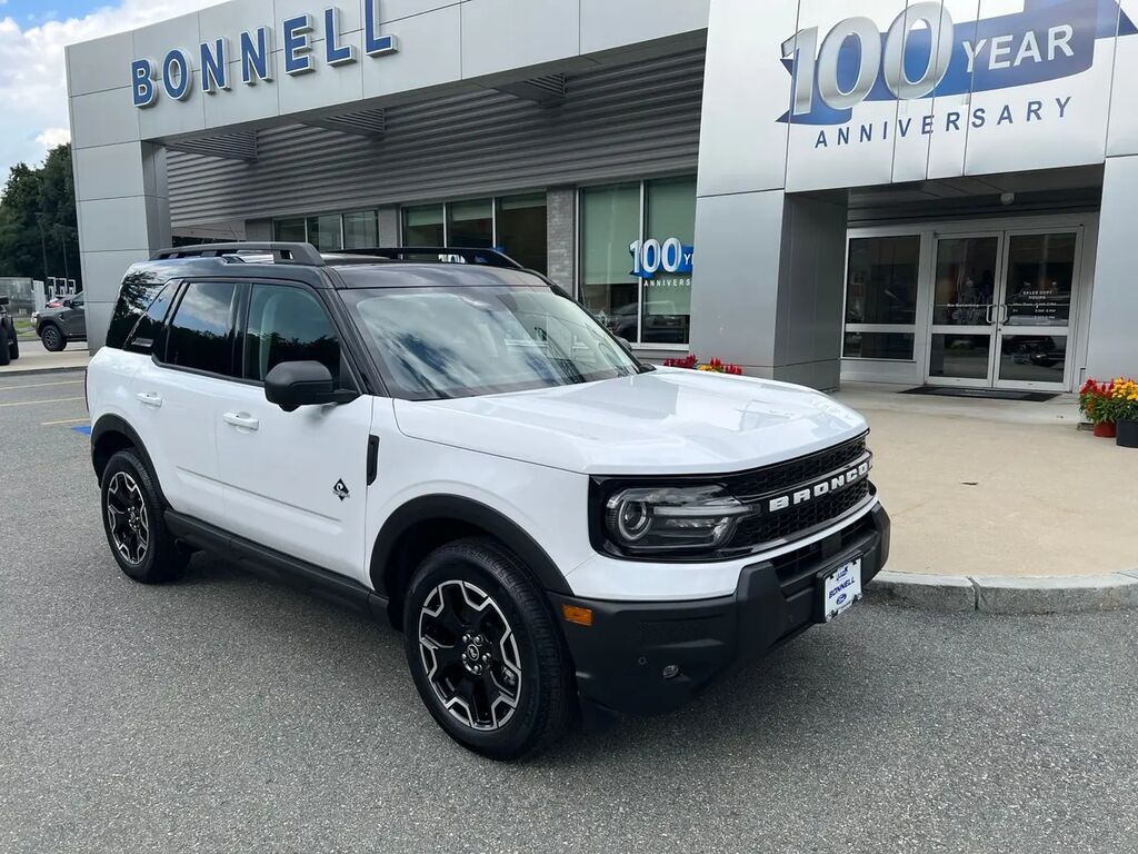 2025 Ford Bronco Sport Outer Banks — photo 1 of 13
