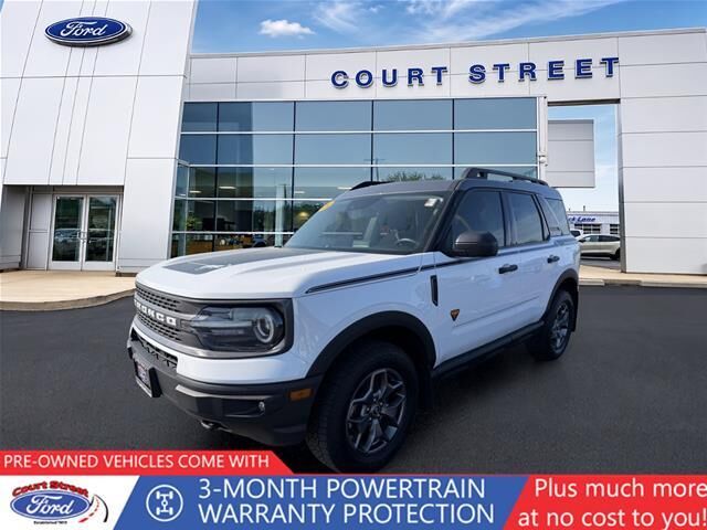 2023 Ford Bronco Sport Badlands — photo 1 of 13