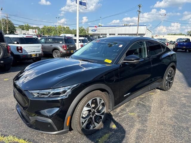 2025 Ford Mustang Mach-E Select — photo 1 of 1