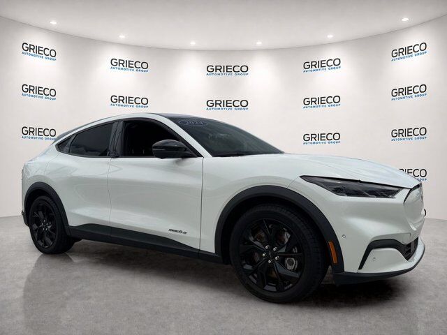 2024 Ford Mustang Mach-E Select — photo 1 of 1