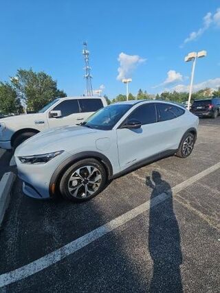 2024 Ford Mustang Mach-E Select — photo 1 of 1