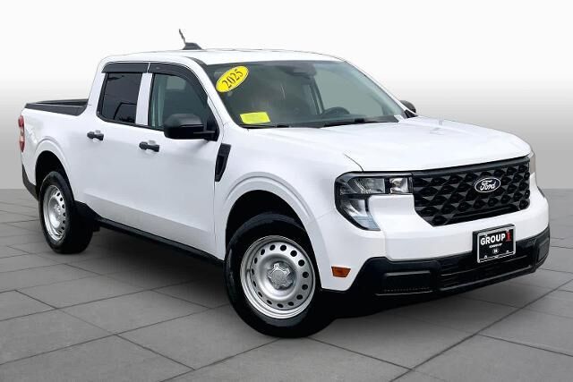 2025 Ford Maverick XL — photo 1 of 11