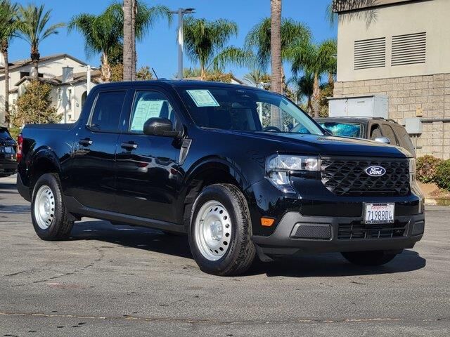 2026 Ford Maverick XL — photo 1 of 13