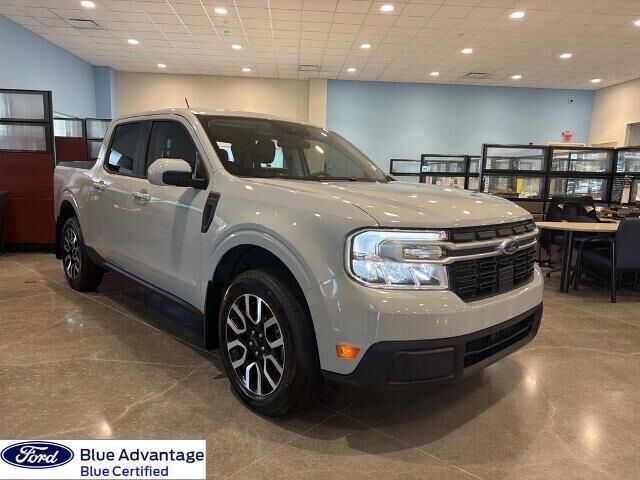 2022 Ford Maverick Lariat — photo 1 of 13