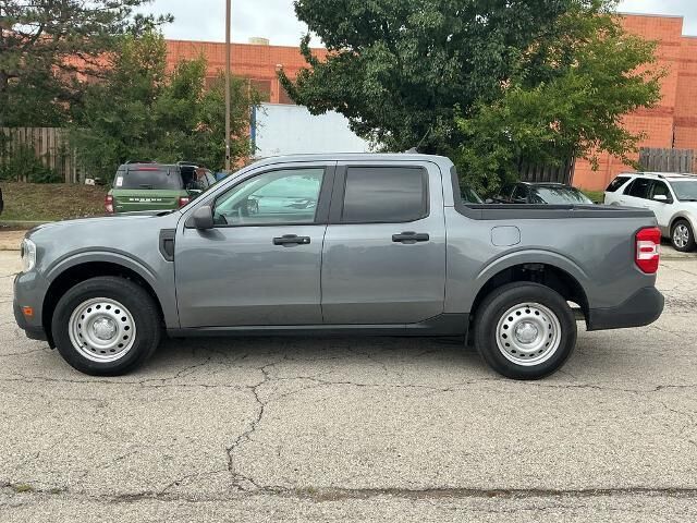 2022 Ford Maverick XL