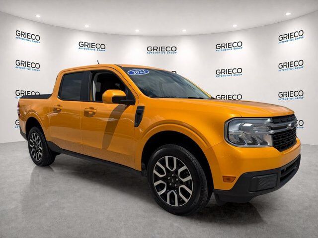 2023 Ford Maverick LARIAT — photo 1 of 10
