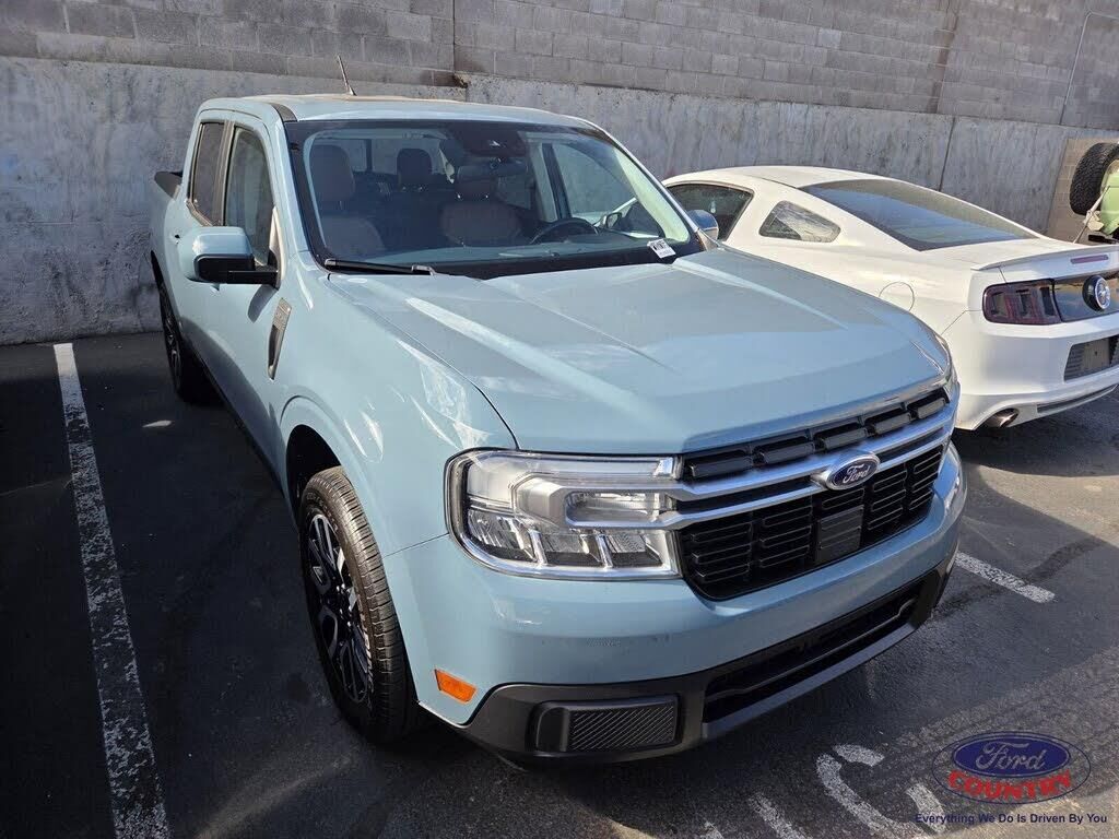 2022 Ford Maverick Lariat — photo 1 of 1