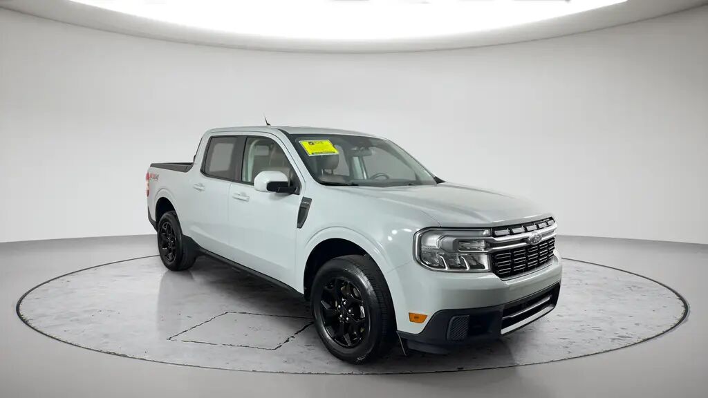 2023 Ford Maverick Lariat — photo 1 of 13