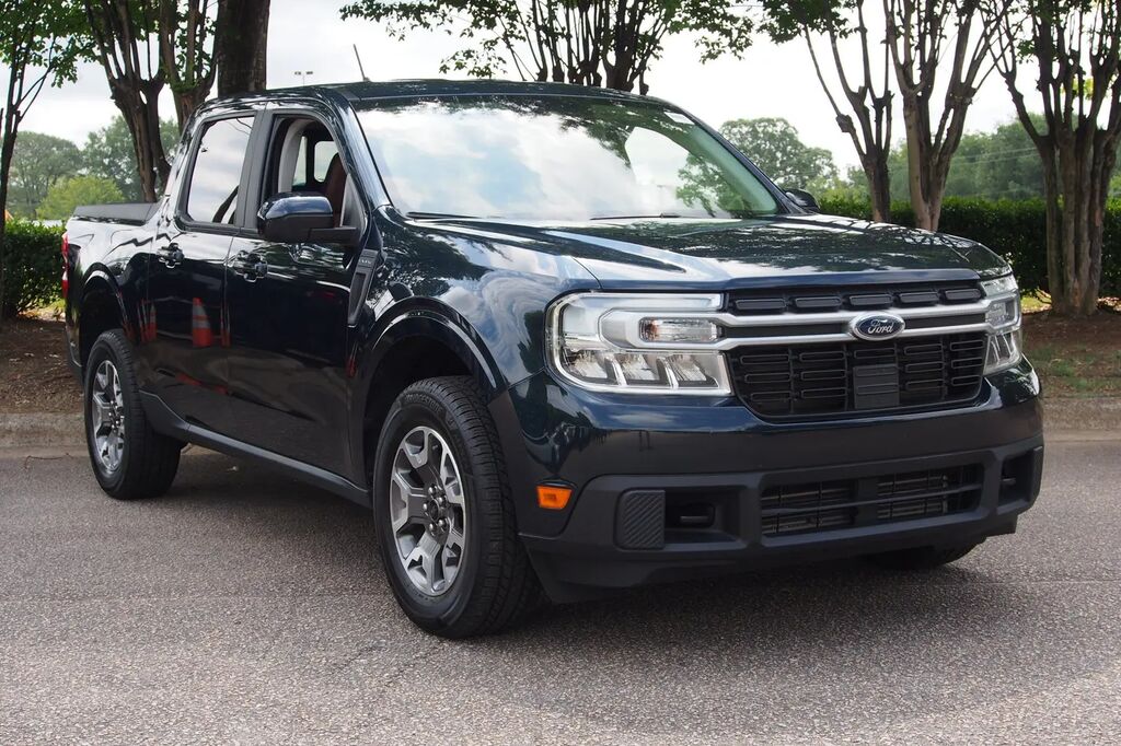 2023 Ford Maverick Lariat — photo 1 of 13