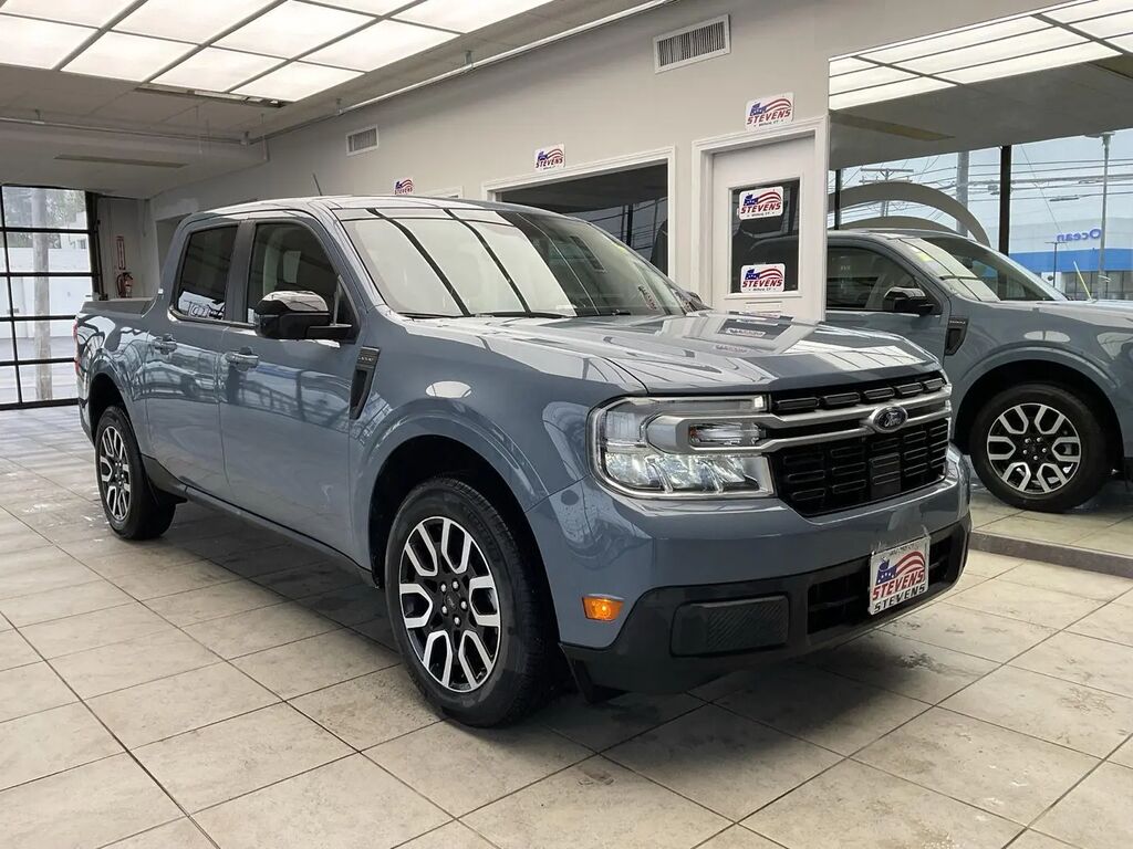 2024 Ford Maverick Lariat — photo 1 of 13
