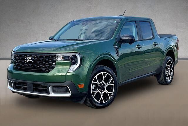 2025 Ford Maverick Lariat — photo 1 of 13