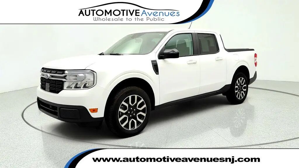 2024 Ford Maverick Lariat — photo 1 of 13