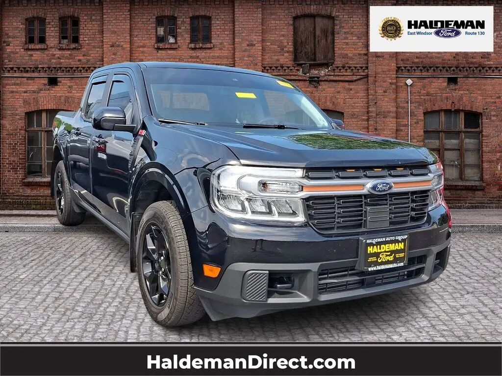 2024 Ford Maverick Lariat — photo 1 of 10