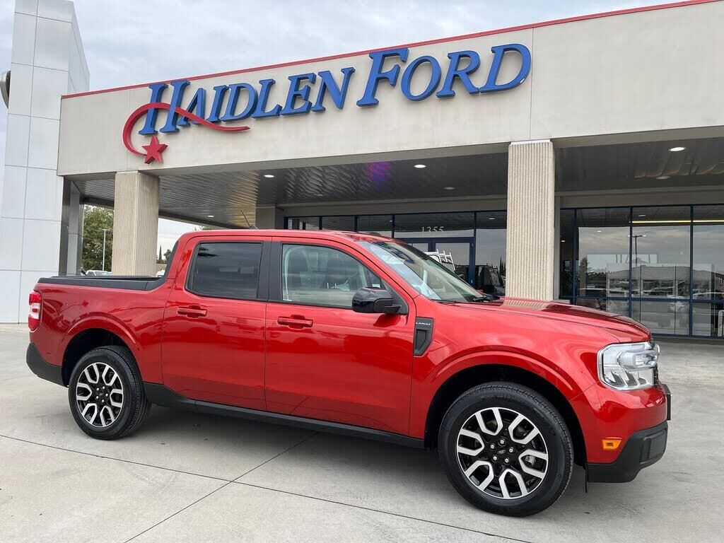 2024 Ford Maverick Lariat — photo 1 of 1