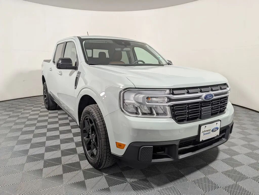 2024 Ford Maverick Lariat — photo 1 of 13