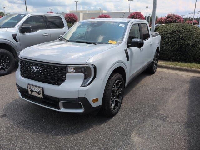 2025 Ford Maverick Lariat — photo 1 of 12