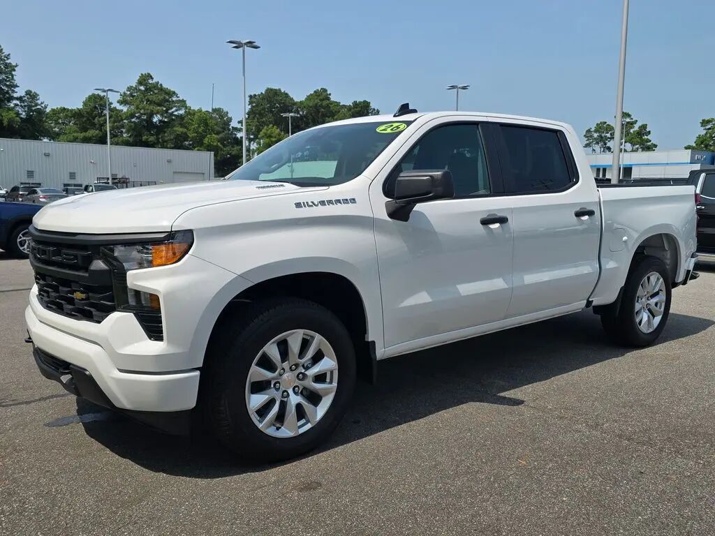 2026 Chevrolet Silverado 1500 Custom — photo 1 of 13