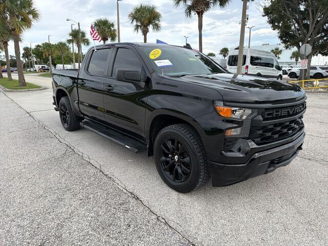 2023 Chevrolet Silverado 1500 Custom