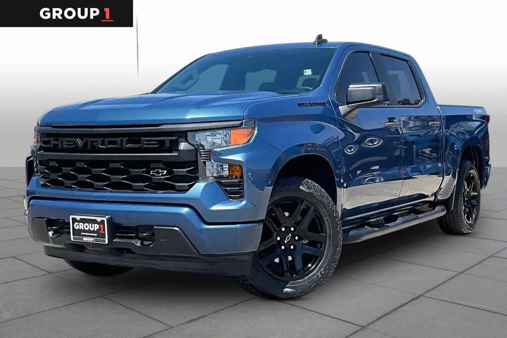 2024 Chevrolet Silverado 1500 Custom — photo 1 of 12