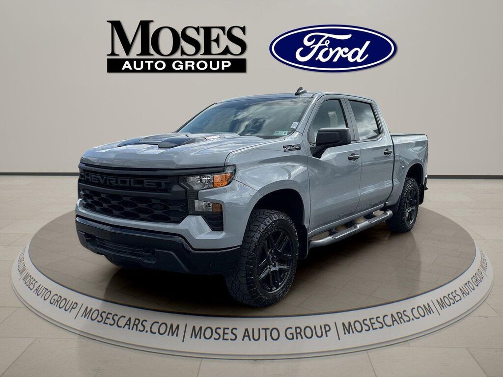 2024 Chevrolet Silverado 1500 Custom Trail Boss — photo 1 of 14