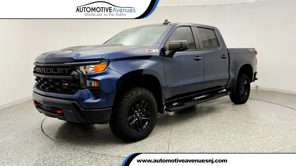 2023 Chevrolet Silverado 1500 Custom Trail Boss — photo 1 of 13